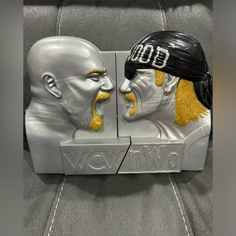 Vintage WCW/NWO FACE OFF WRESTLING GAME; Hulk Hogan vs Bill Goldberg (Case Only)